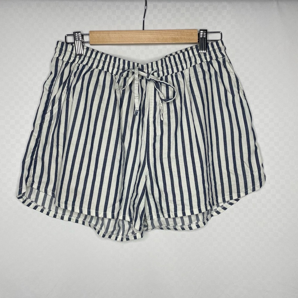 Universal Thread Women’s Linen Pull-On Shorts